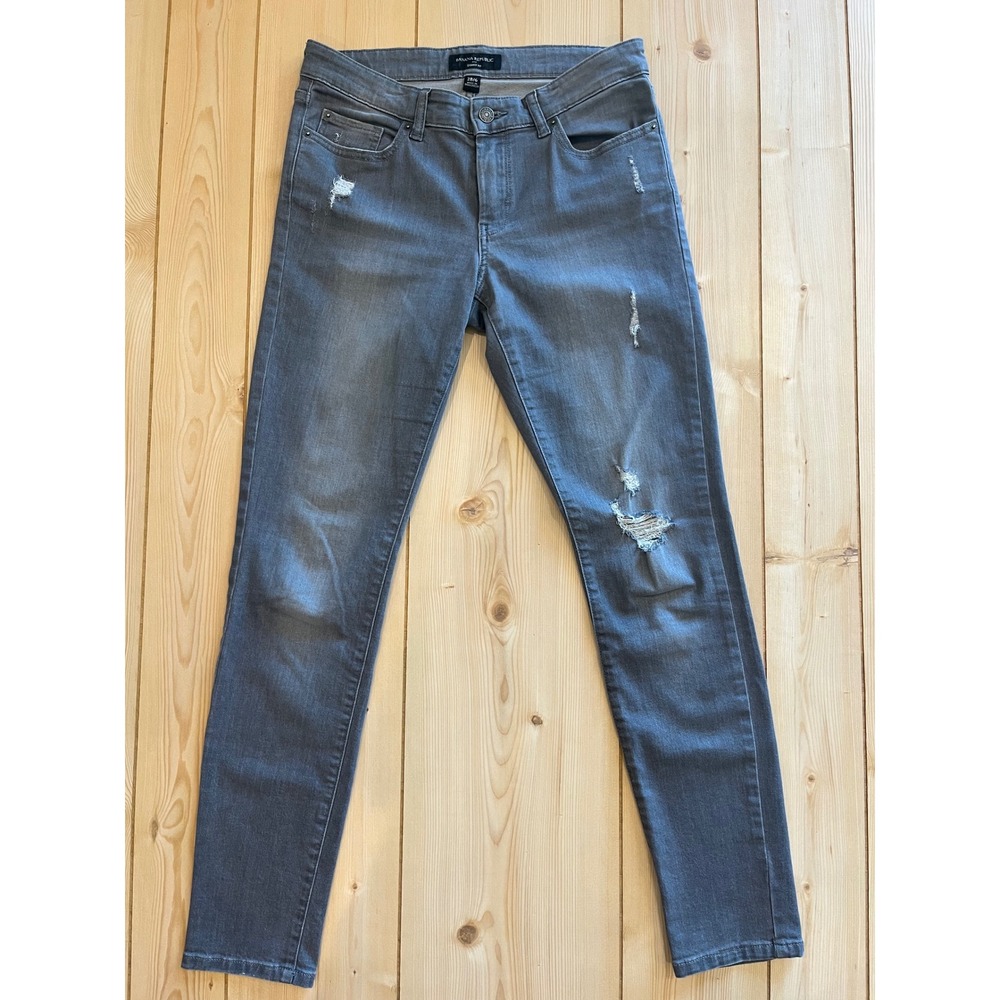 Banana Republic Skinny Fit Gray Distressed Ripped Jeans Womens‎ 28/6 Mid Rise
